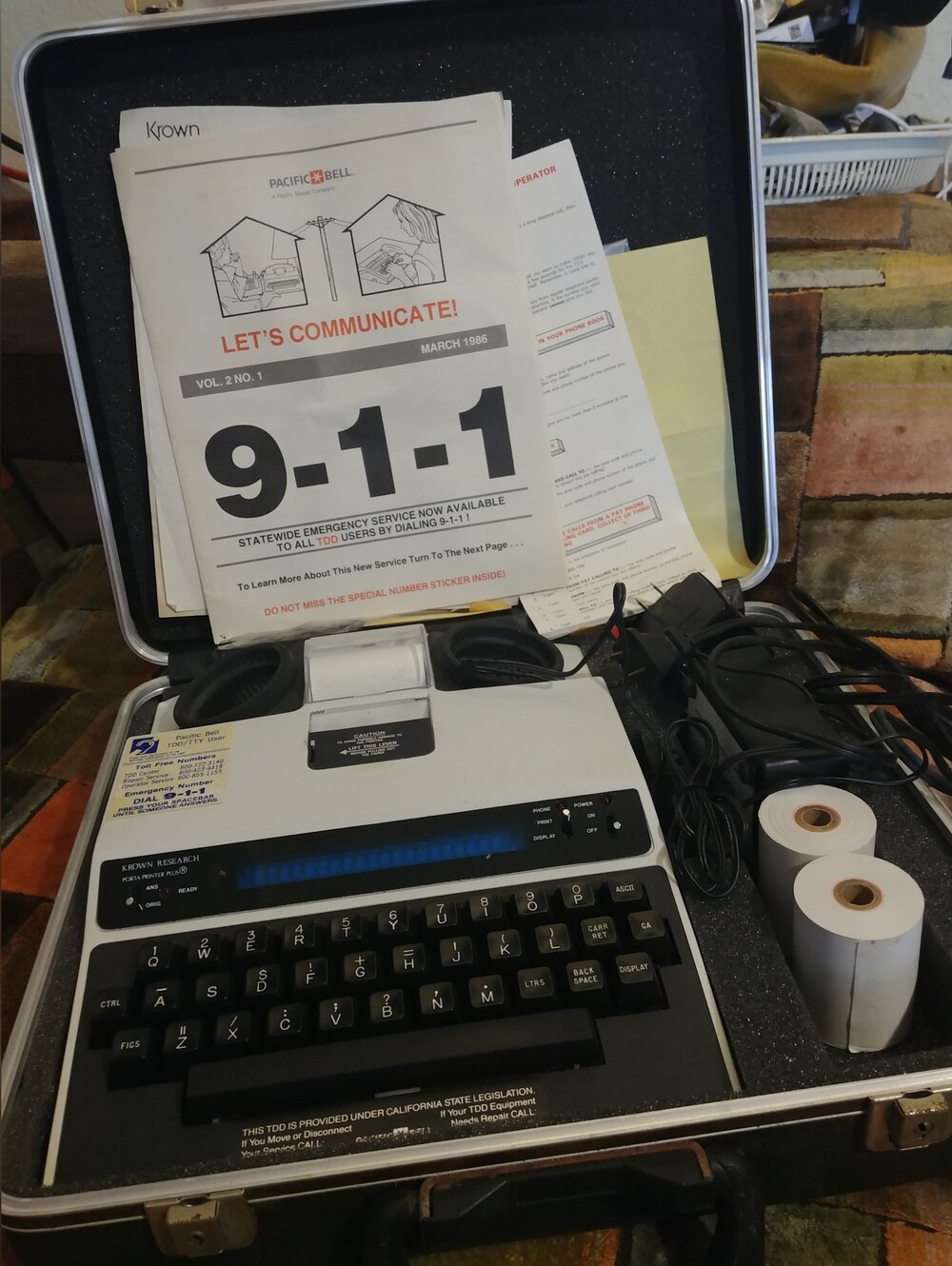 TTY/TDD (Teletypewriter / TDevice for the Deaf) housed, Pacific Bell 911 Vintage